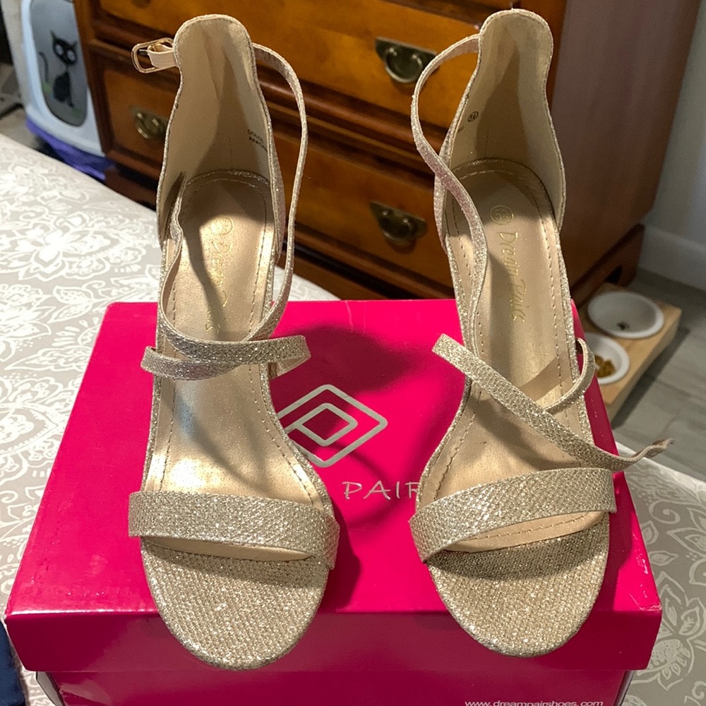 Dream Paris gold glitter heels 5 1/2